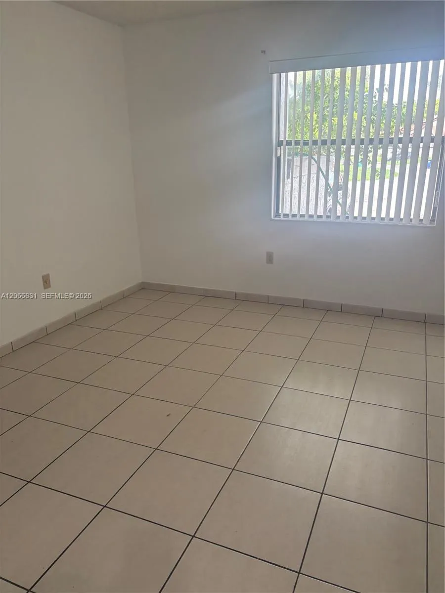 17919 NW 66th Ct Hialeah, FL 33015