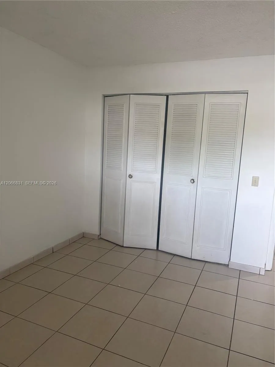 17919 NW 66th Ct Hialeah, FL 33015
