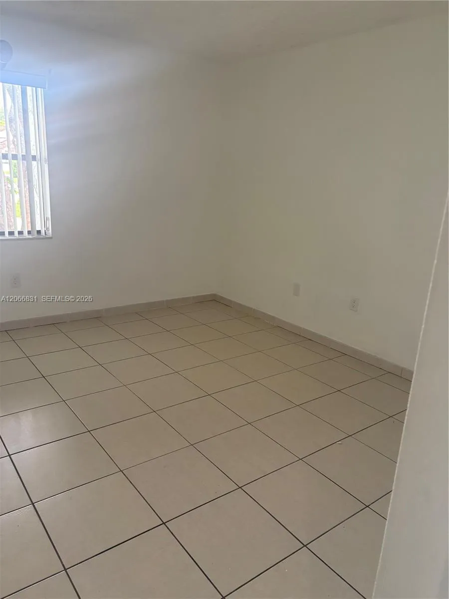 17919 NW 66th Ct Hialeah, FL 33015