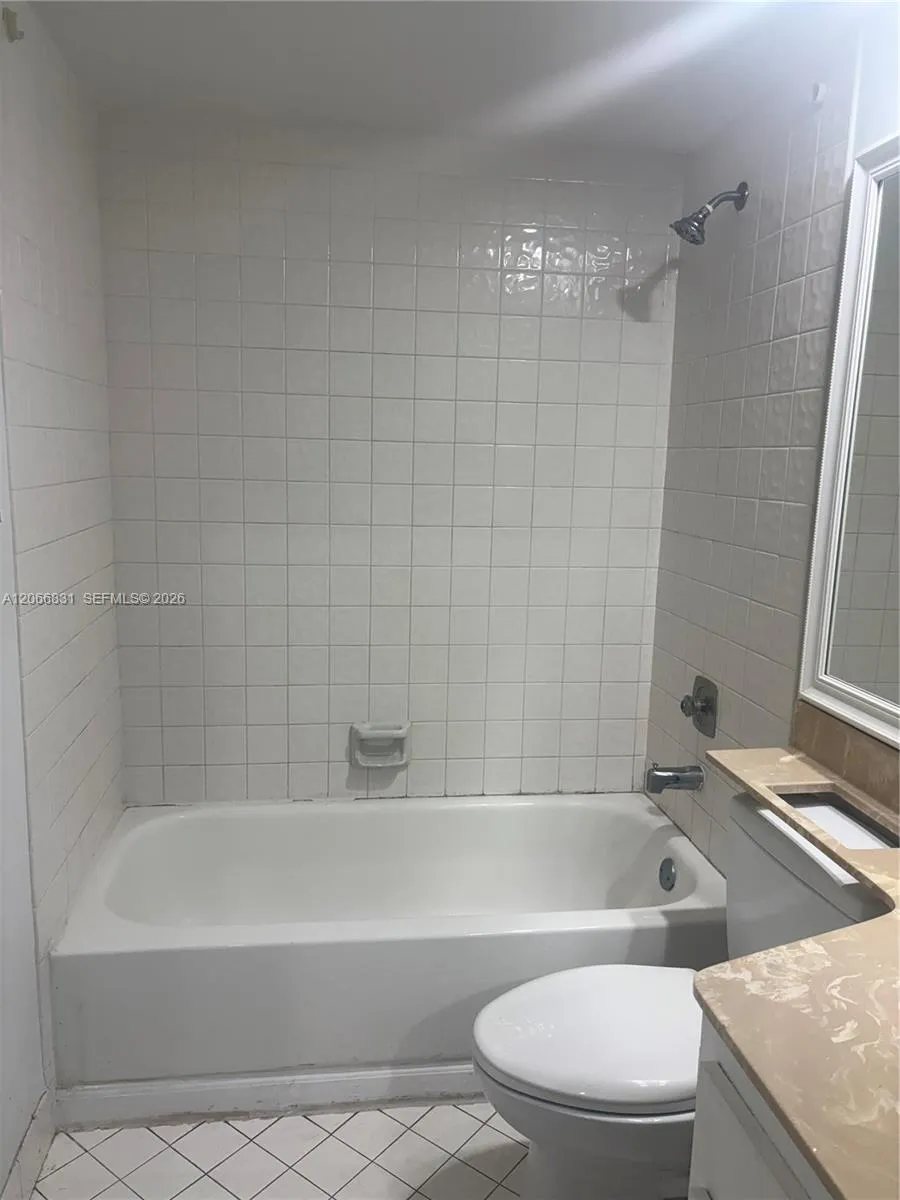 17919 NW 66th Ct Hialeah, FL 33015