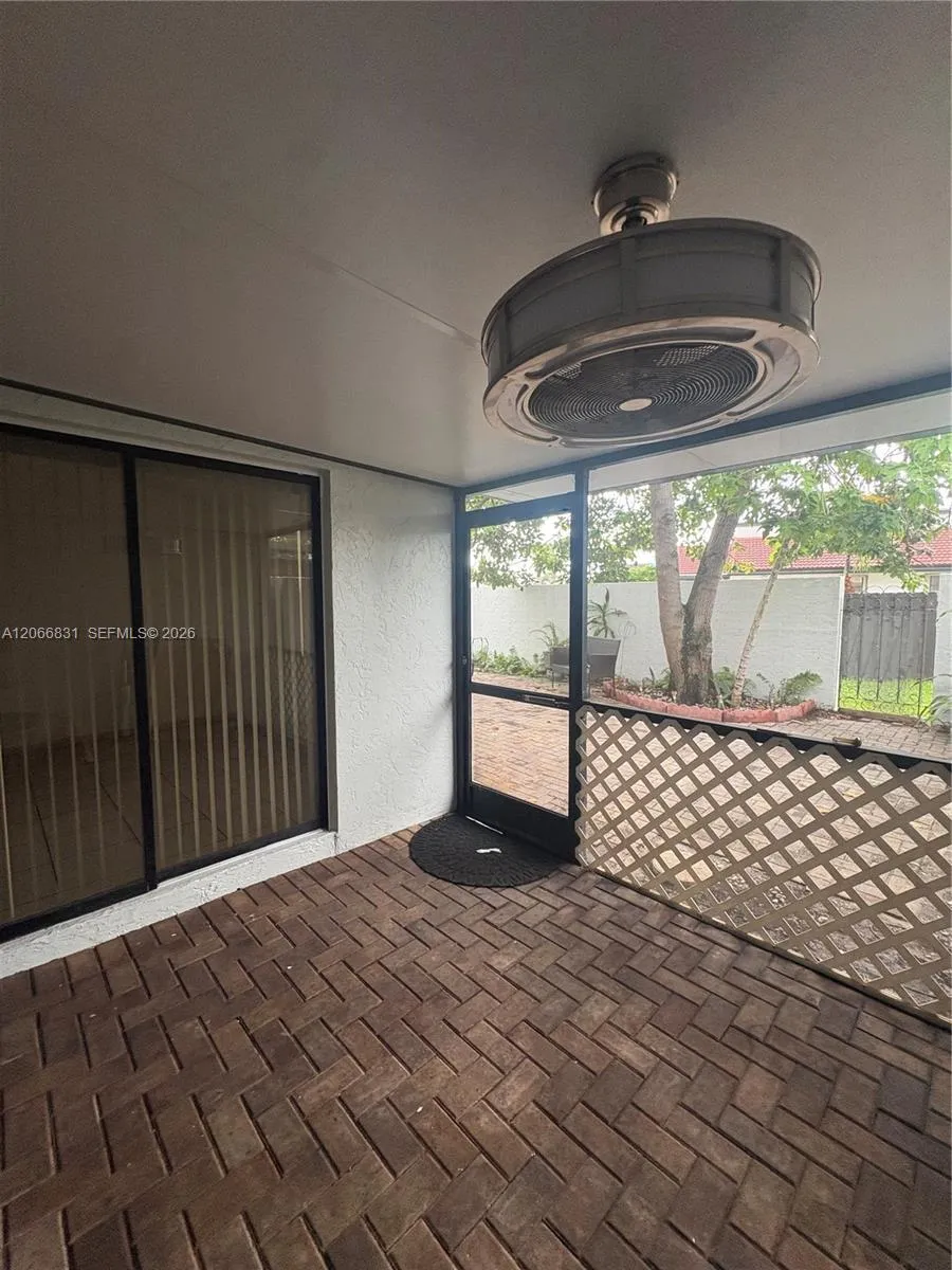 17919 NW 66th Ct Hialeah, FL 33015