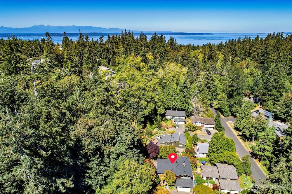 21220 Shell Valley Road Edmonds, WA 98026