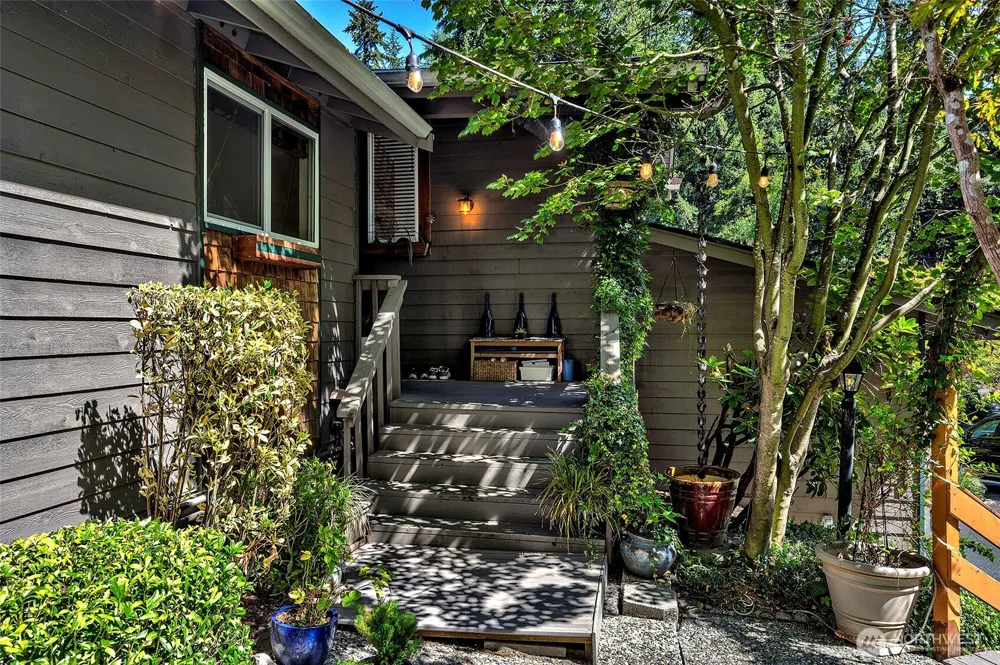 21220 Shell Valley Road Edmonds, WA 98026