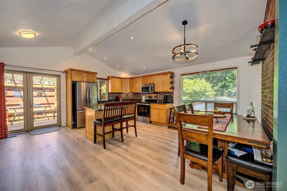 21220 Shell Valley Road Edmonds, WA 98026