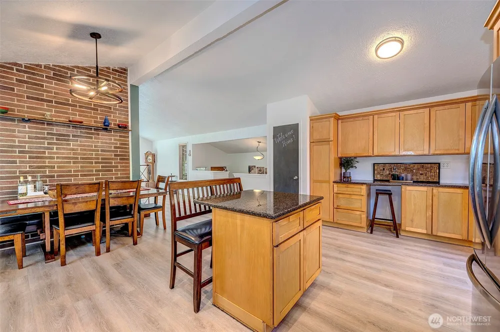 21220 Shell Valley Road Edmonds, WA 98026