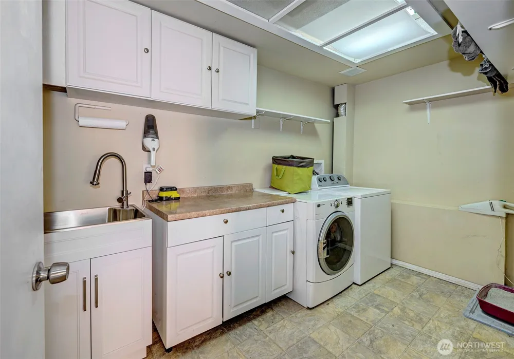 21220 Shell Valley Road Edmonds, WA 98026