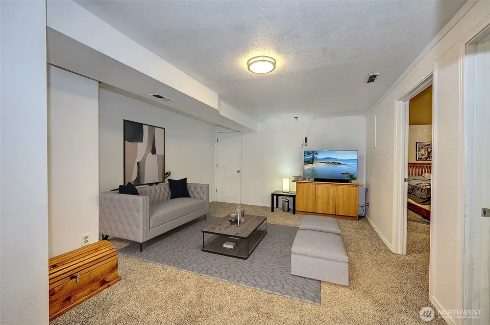 21220 Shell Valley Road Edmonds, WA 98026