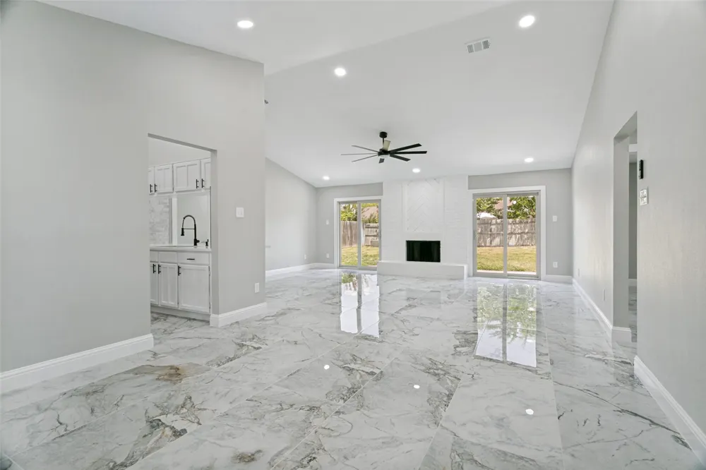 6633 Park Drive Watauga, TX 76148