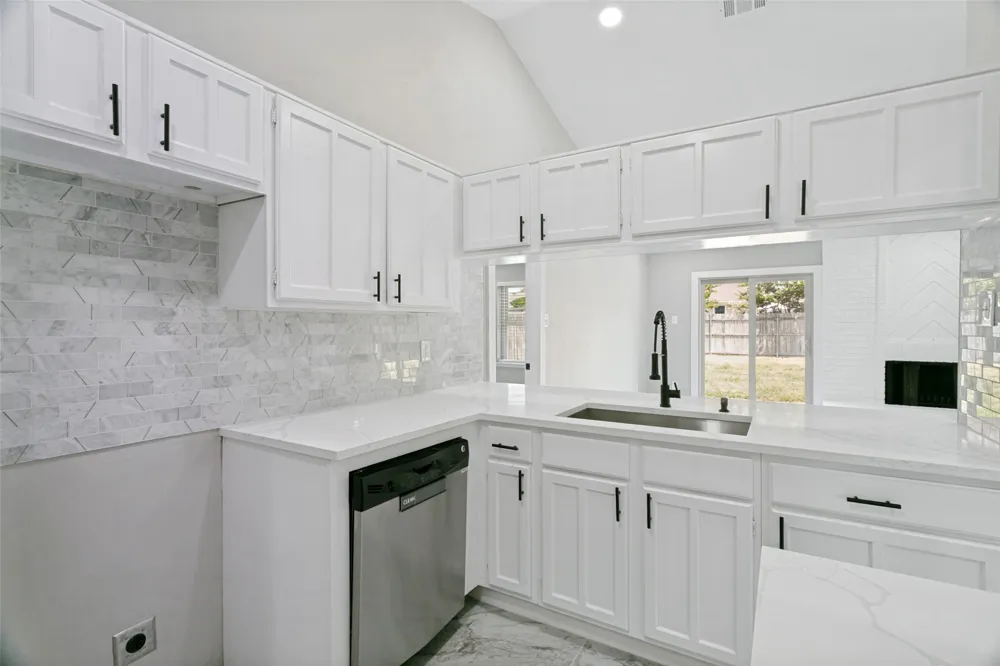6633 Park Drive Watauga, TX 76148