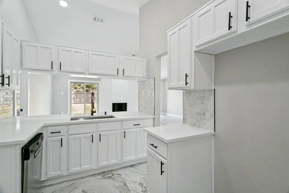 6633 Park Drive Watauga, TX 76148