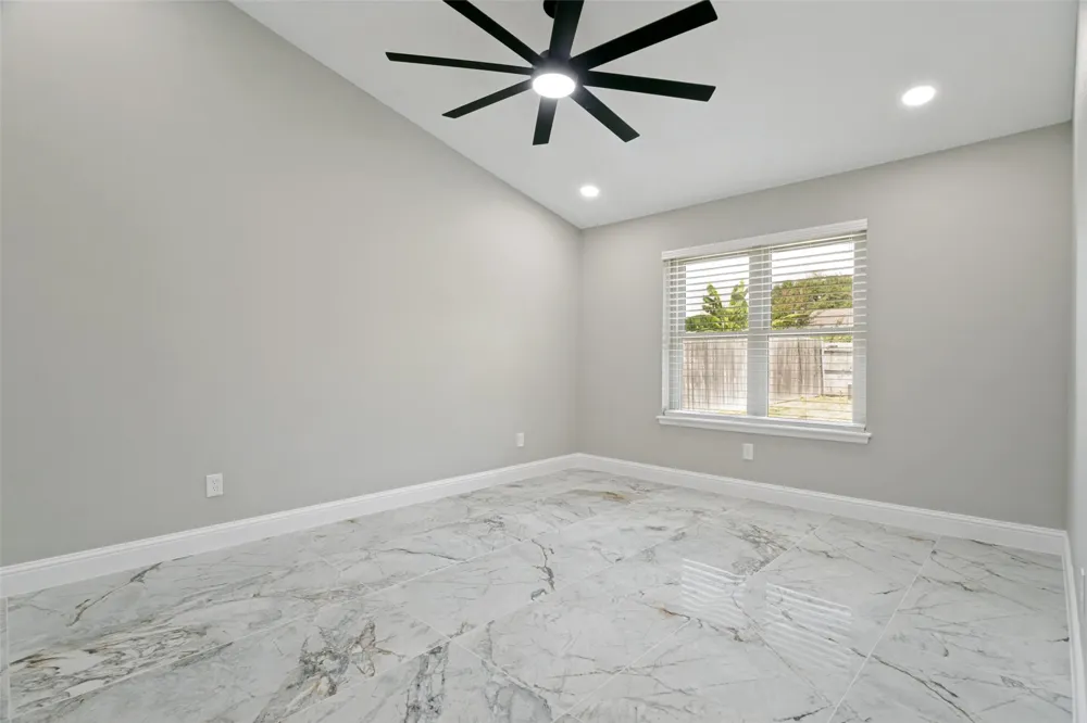 6633 Park Drive Watauga, TX 76148
