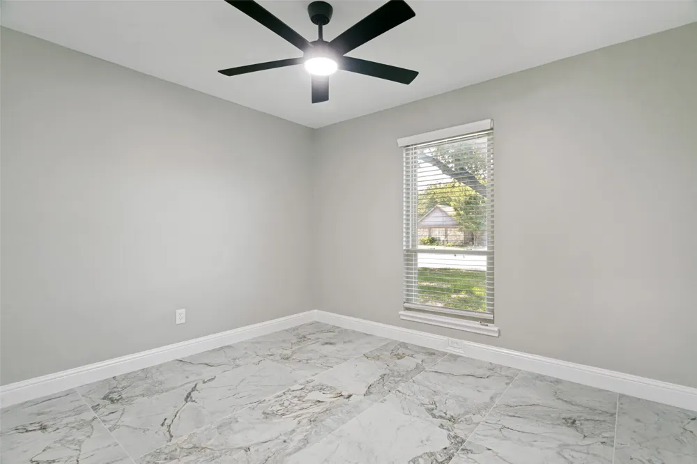 6633 Park Drive Watauga, TX 76148