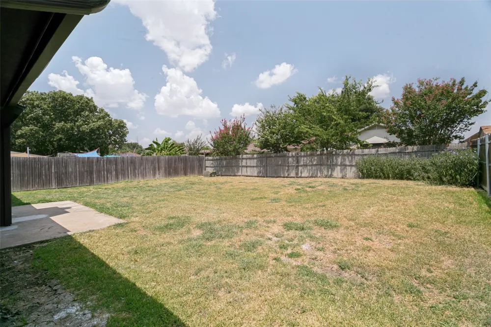 6633 Park Drive Watauga, TX 76148