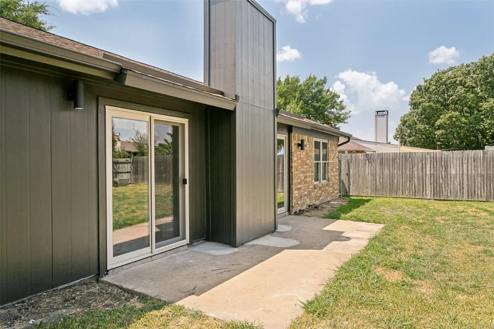 6633 Park Drive Watauga, TX 76148