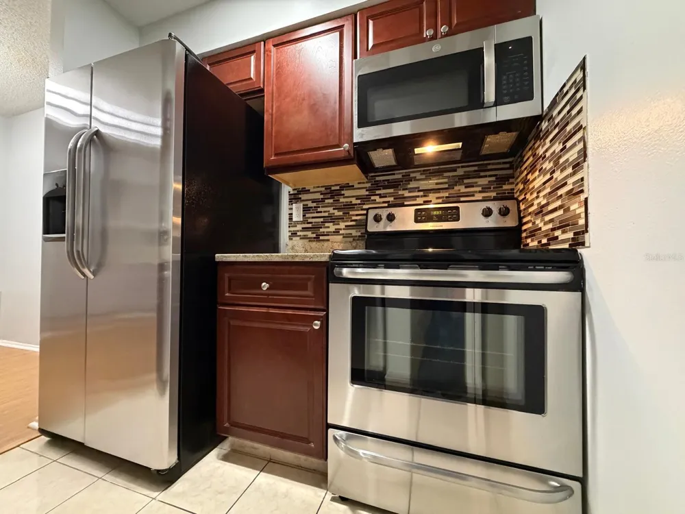 8643 MALLARD RESERVE DRIVE #202 Tampa, FL 33614