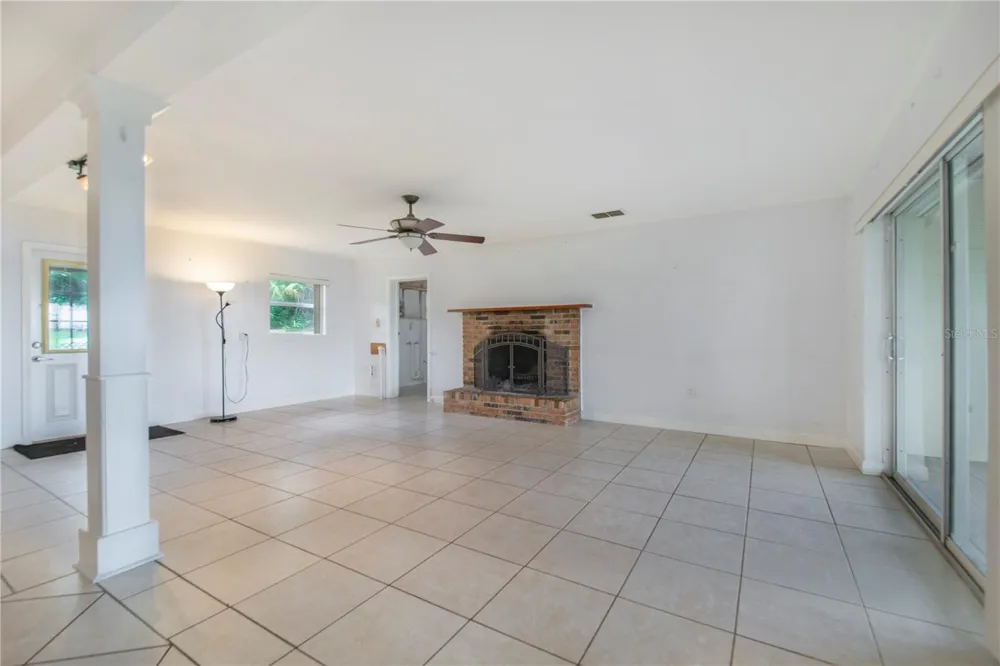 490 TWIN LAKES BOULEVARD Lake Alfred, FL 33850
