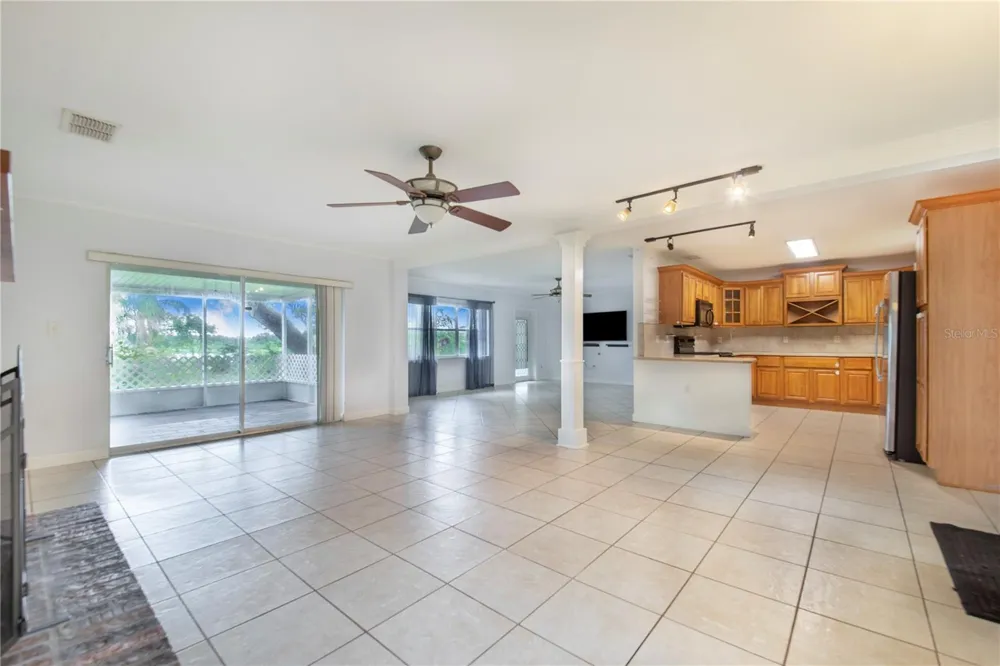 490 TWIN LAKES BOULEVARD Lake Alfred, FL 33850