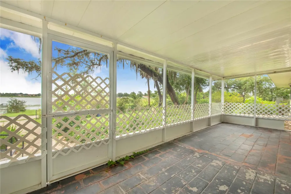 490 TWIN LAKES BOULEVARD Lake Alfred, FL 33850