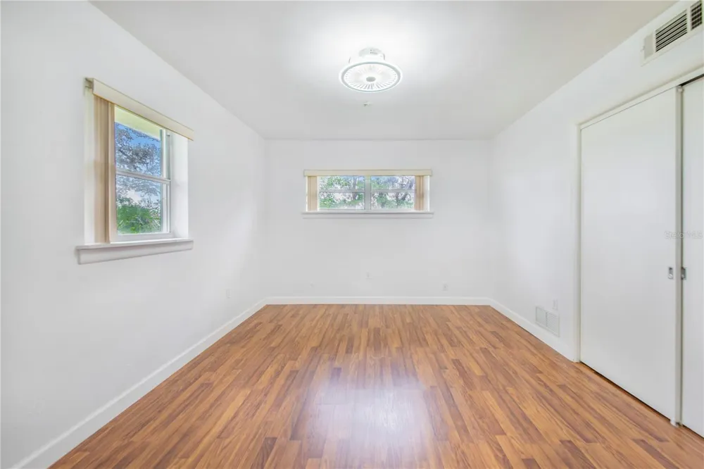 490 TWIN LAKES BOULEVARD Lake Alfred, FL 33850
