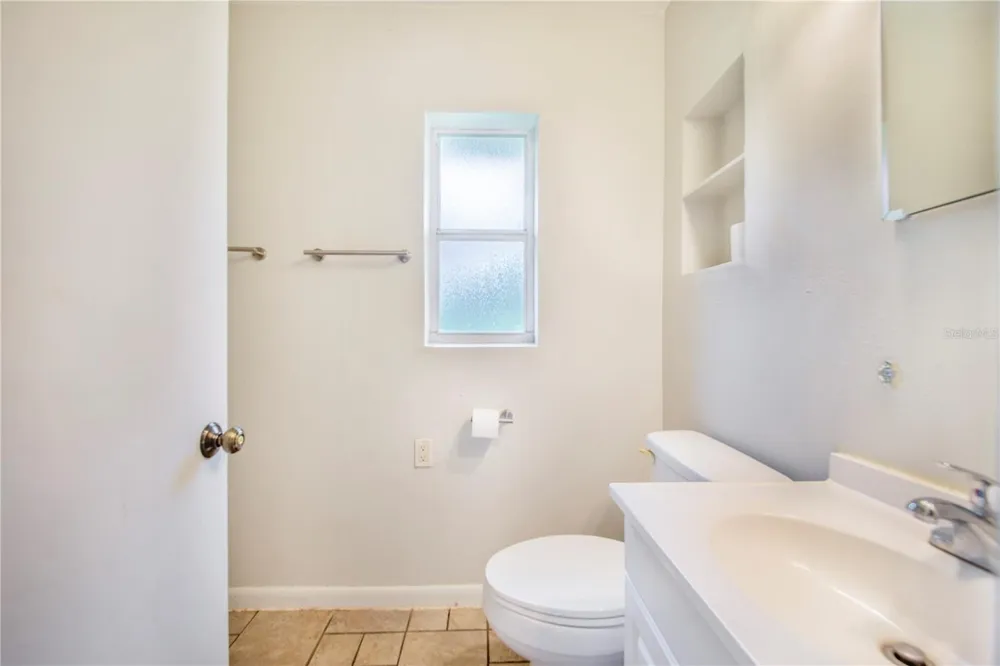 490 TWIN LAKES BOULEVARD Lake Alfred, FL 33850