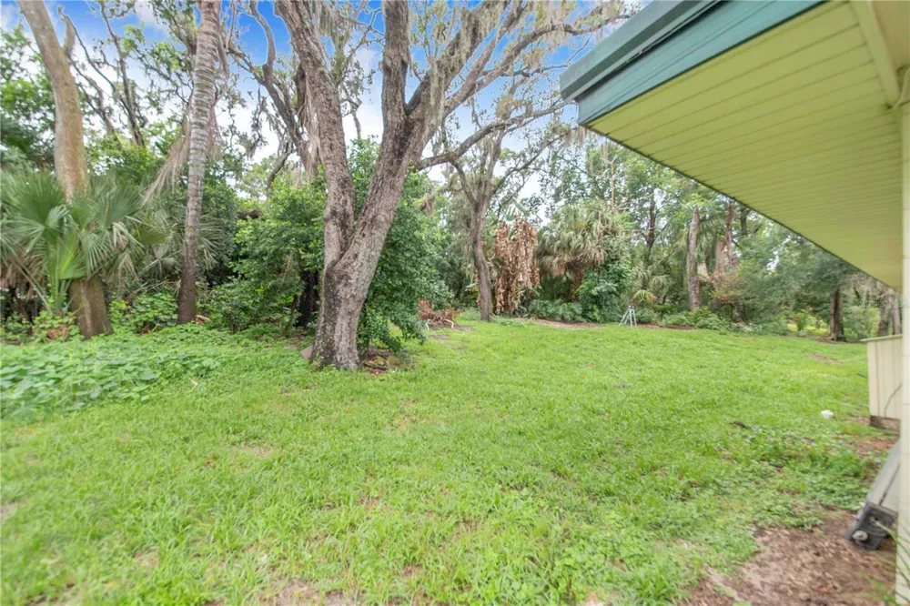 490 TWIN LAKES BOULEVARD Lake Alfred, FL 33850