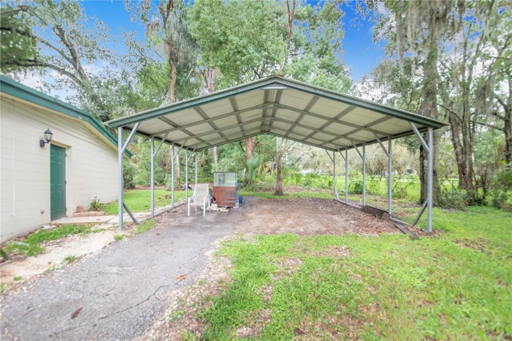 490 TWIN LAKES BOULEVARD Lake Alfred, FL 33850