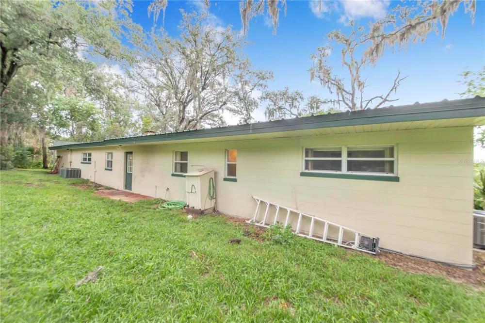 490 TWIN LAKES BOULEVARD Lake Alfred, FL 33850