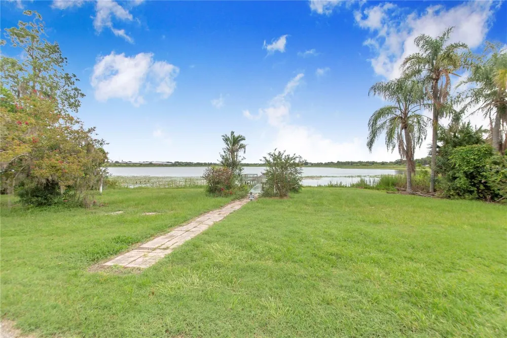 490 TWIN LAKES BOULEVARD Lake Alfred, FL 33850
