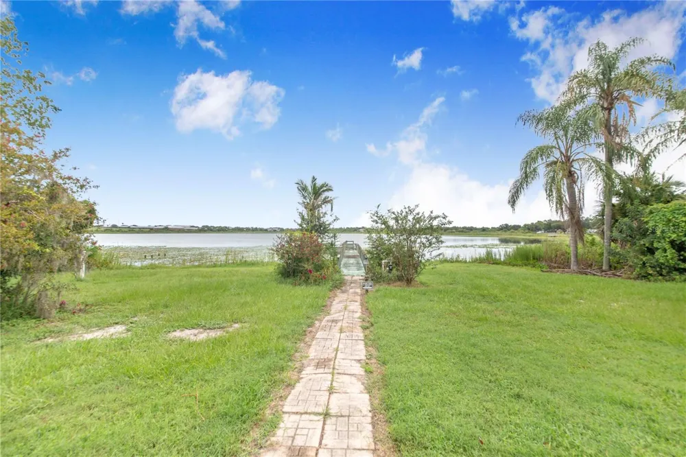 490 TWIN LAKES BOULEVARD Lake Alfred, FL 33850