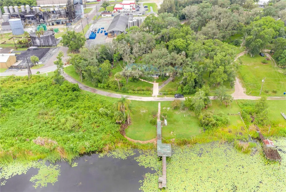 490 TWIN LAKES BOULEVARD Lake Alfred, FL 33850