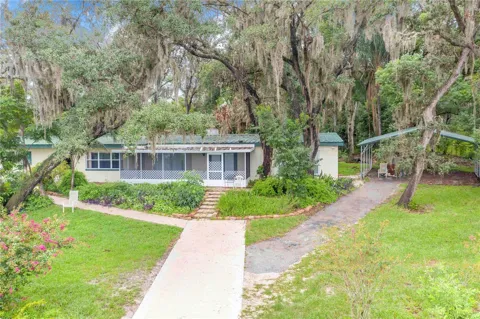 490 TWIN LAKES BOULEVARD