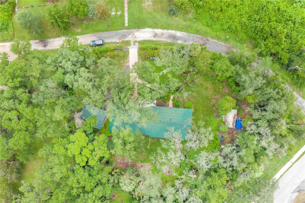 490 TWIN LAKES BOULEVARD Lake Alfred, FL 33850