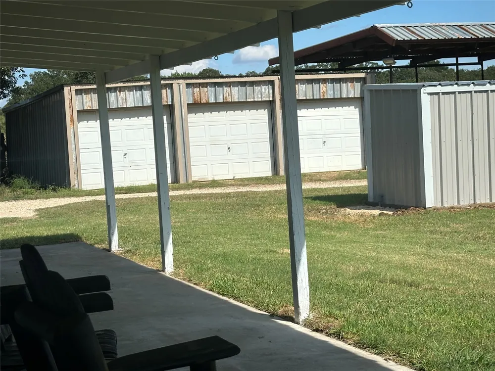 8345 County Road 205 Grandview, TX 76050