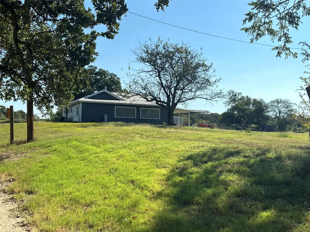 8345 County Road 205 Grandview, TX 76050
