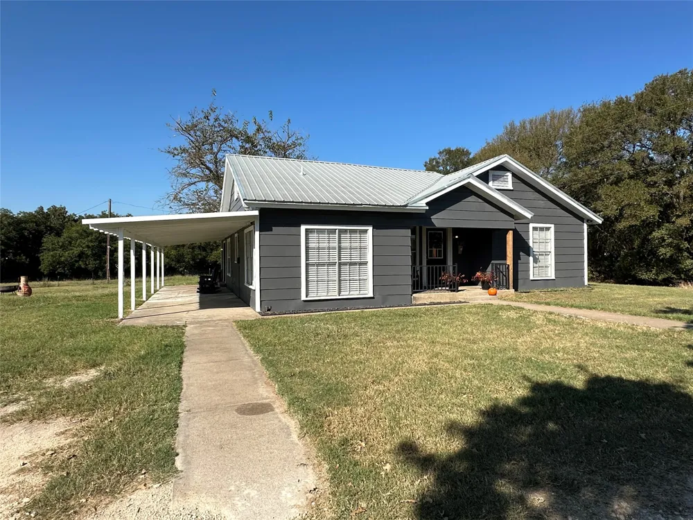 8345 County Road 205 Grandview, TX 76050