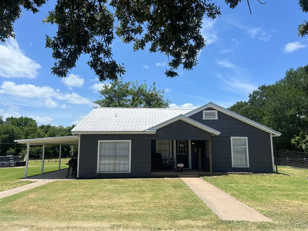 8345 County Road 205 Grandview, TX 76050
