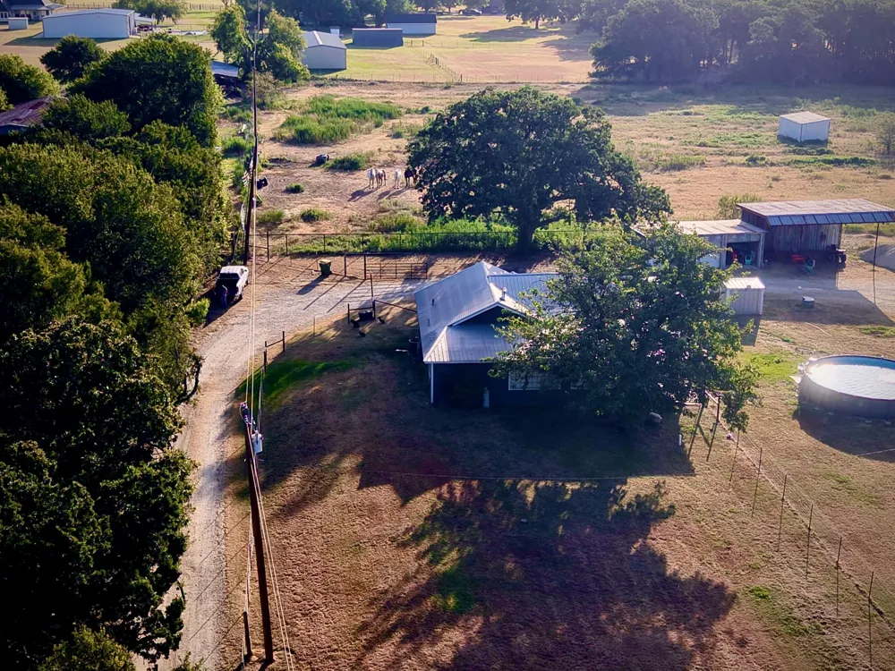 8345 County Road 205 Grandview, TX 76050