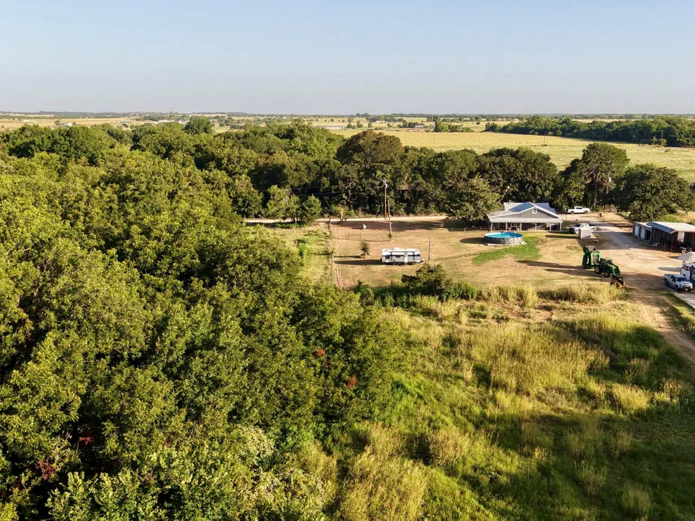 8345 County Road 205 Grandview, TX 76050