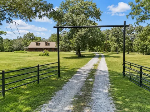 6260 Farm Road 197