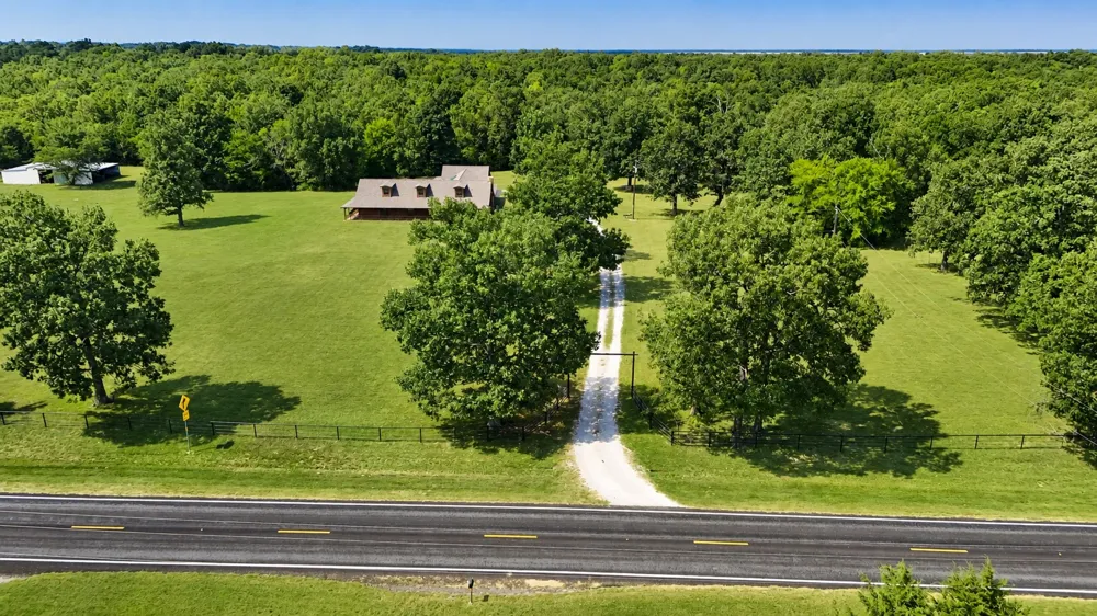6260 Farm Road 197 Arthur City, TX 75411