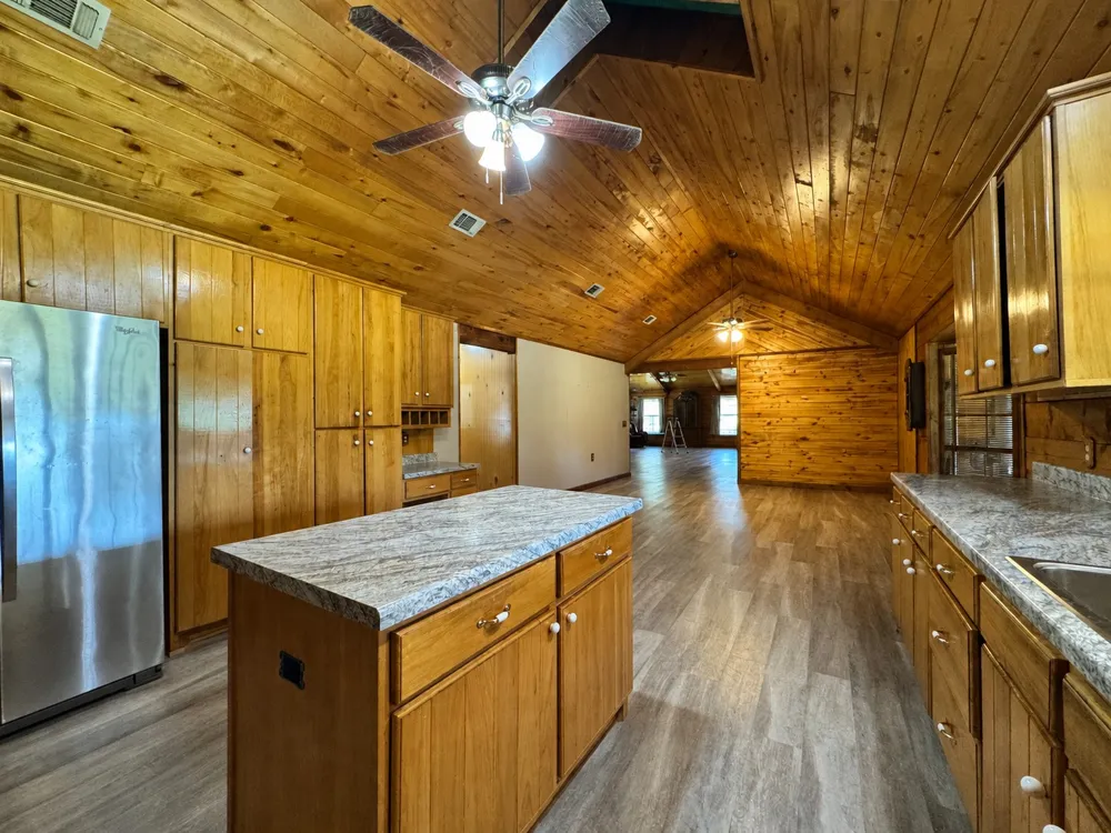 6260 Farm Road 197 Arthur City, TX 75411