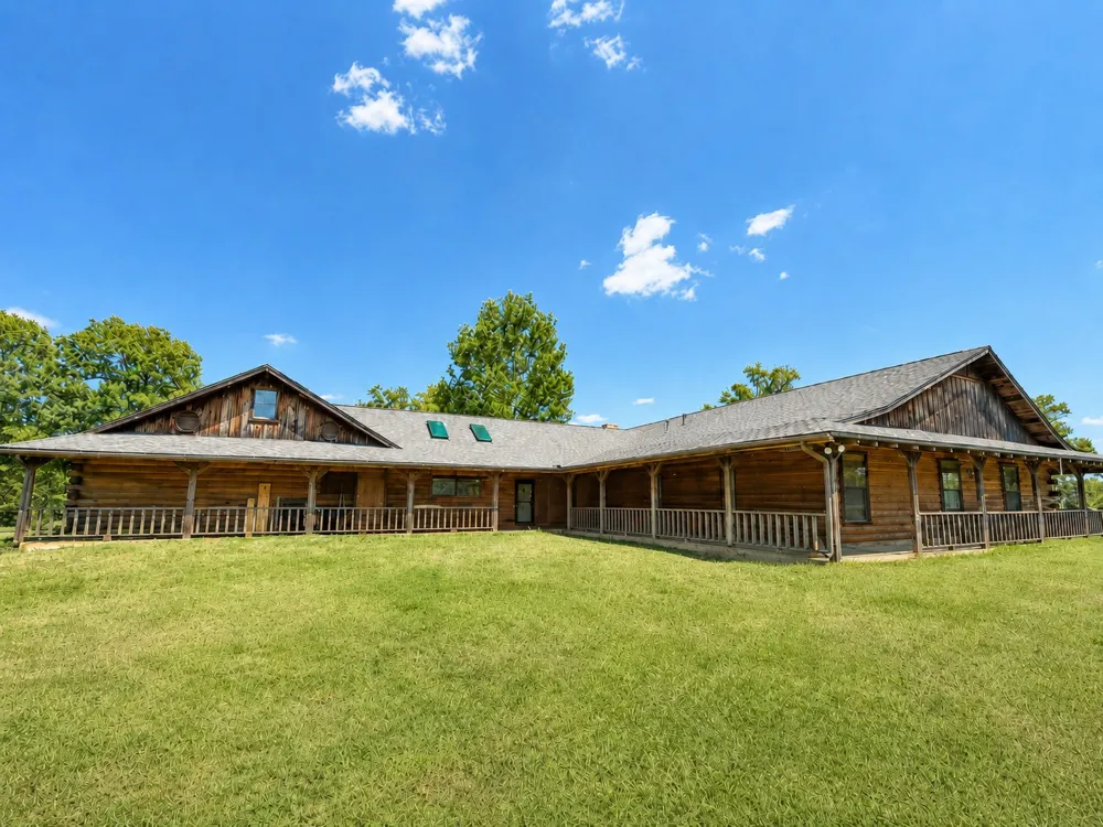 6260 Farm Road 197 Arthur City, TX 75411