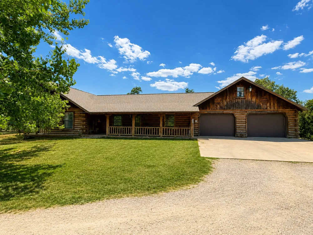 6260 Farm Road 197 Arthur City, TX 75411