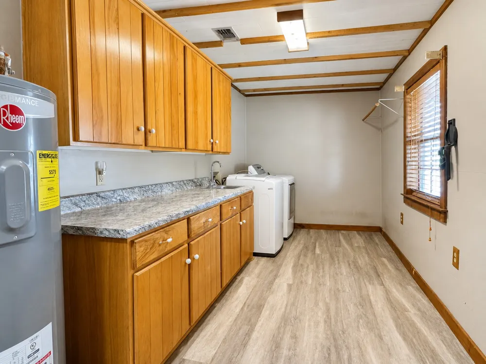 6260 Farm Road 197 Arthur City, TX 75411