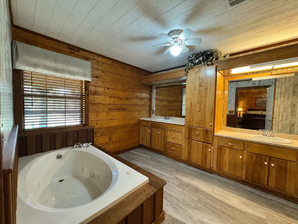 6260 Farm Road 197 Arthur City, TX 75411