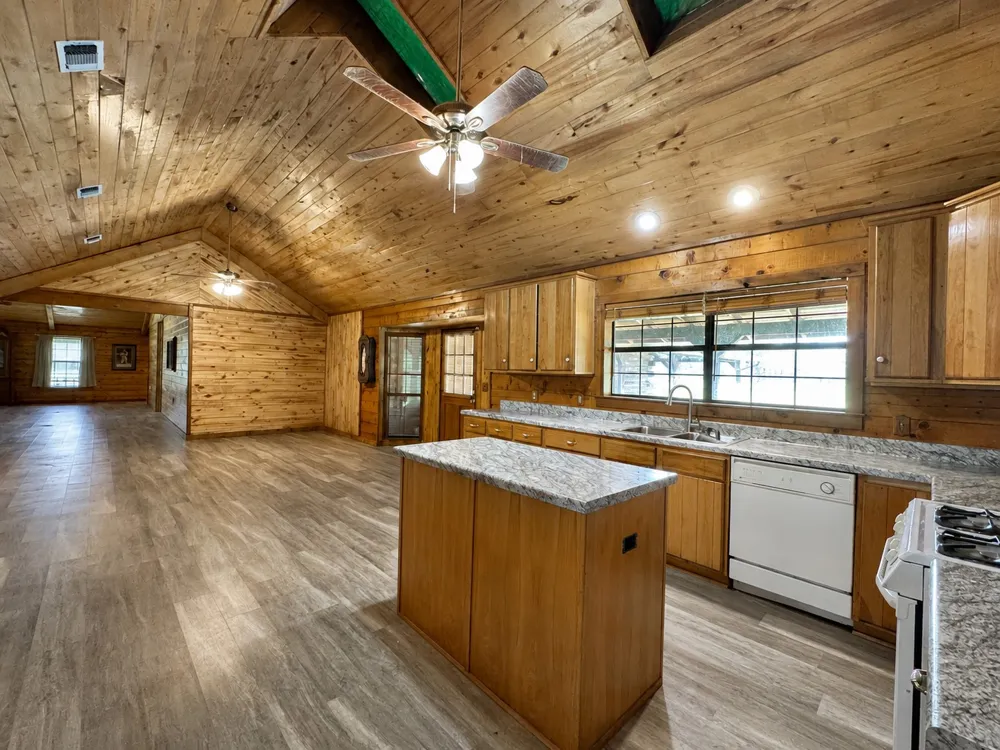 6260 Farm Road 197 Arthur City, TX 75411
