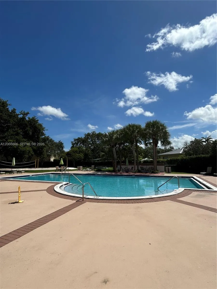 9702 Hammocks Blvd #203 Miami, FL 33196