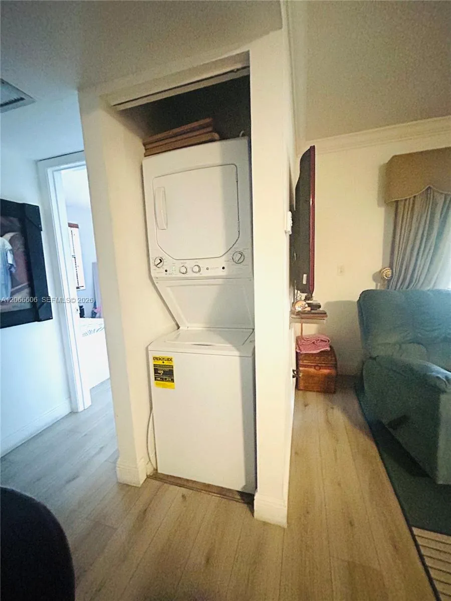 9702 Hammocks Blvd #203 Miami, FL 33196
