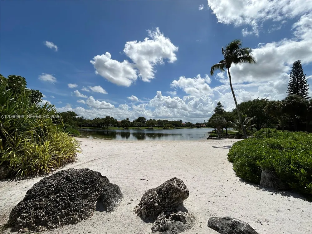 9702 Hammocks Blvd #203 Miami, FL 33196