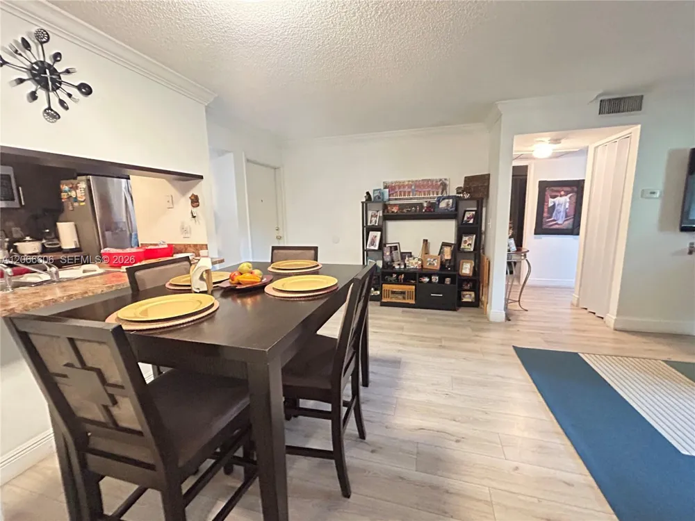 9702 Hammocks Blvd #203 Miami, FL 33196